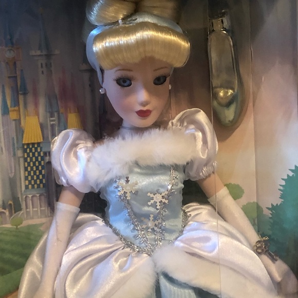 cinderella porcelain keepsake doll 2003